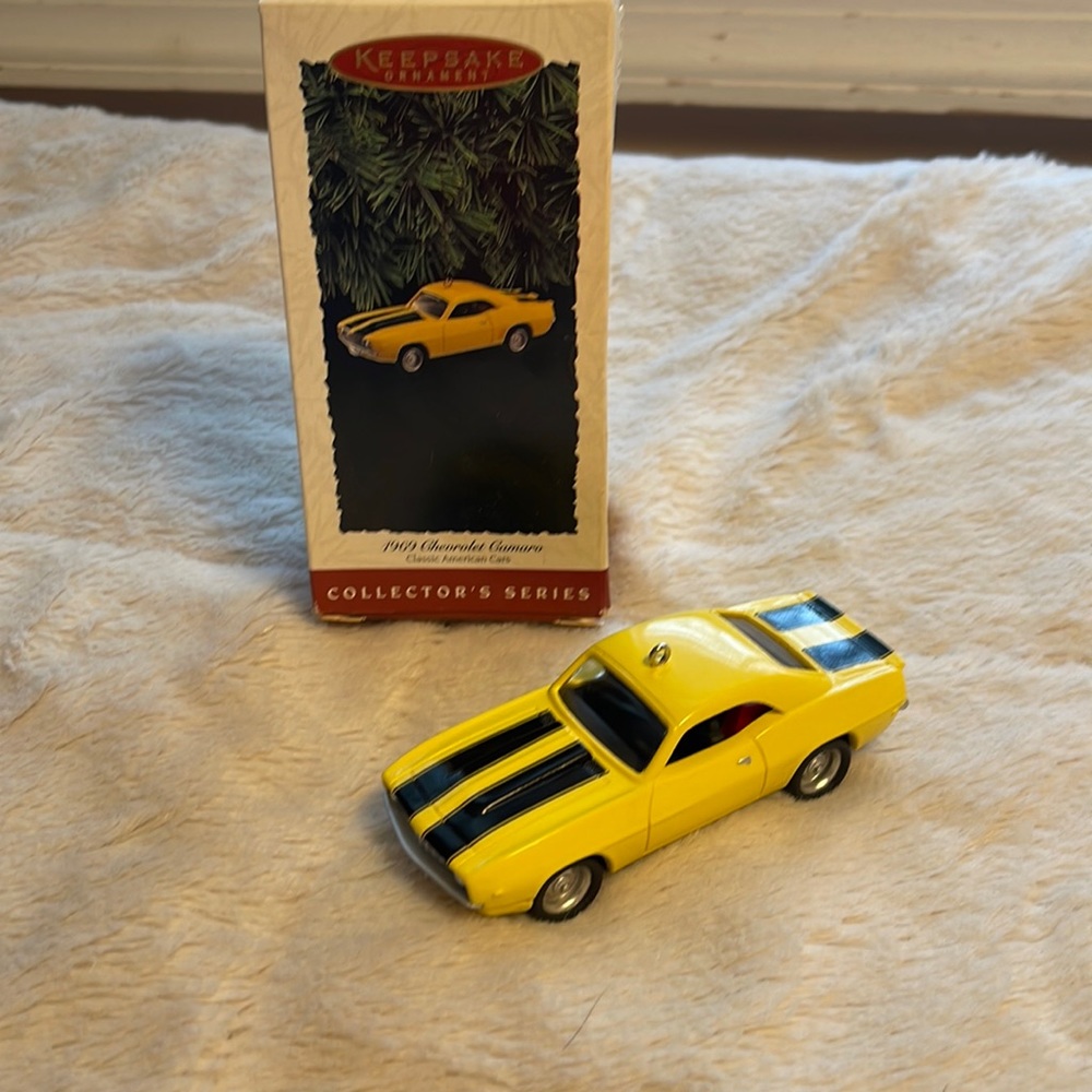 Hallmark 🎄 Chevrolet Camaro Classic American Cars Series